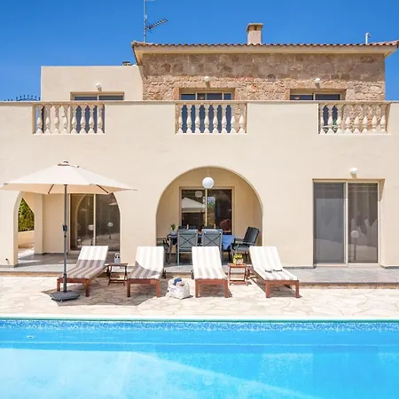 Siesta Villa Peyia